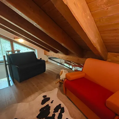 Hostdomus - Wood Loft 세사나토리니즈